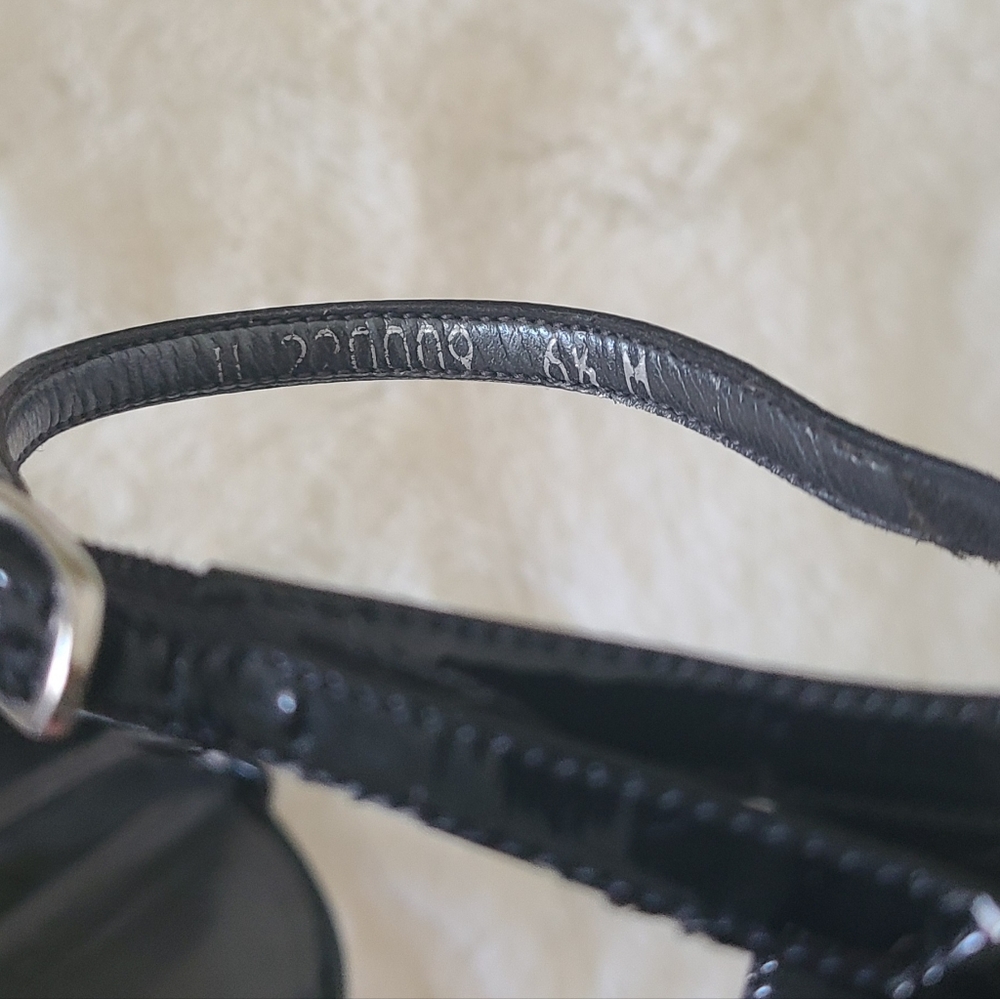 SOLD. EUC! Stuart Weitzman "Nudistsong" Black Patent Leather! - Picture 7 of 11